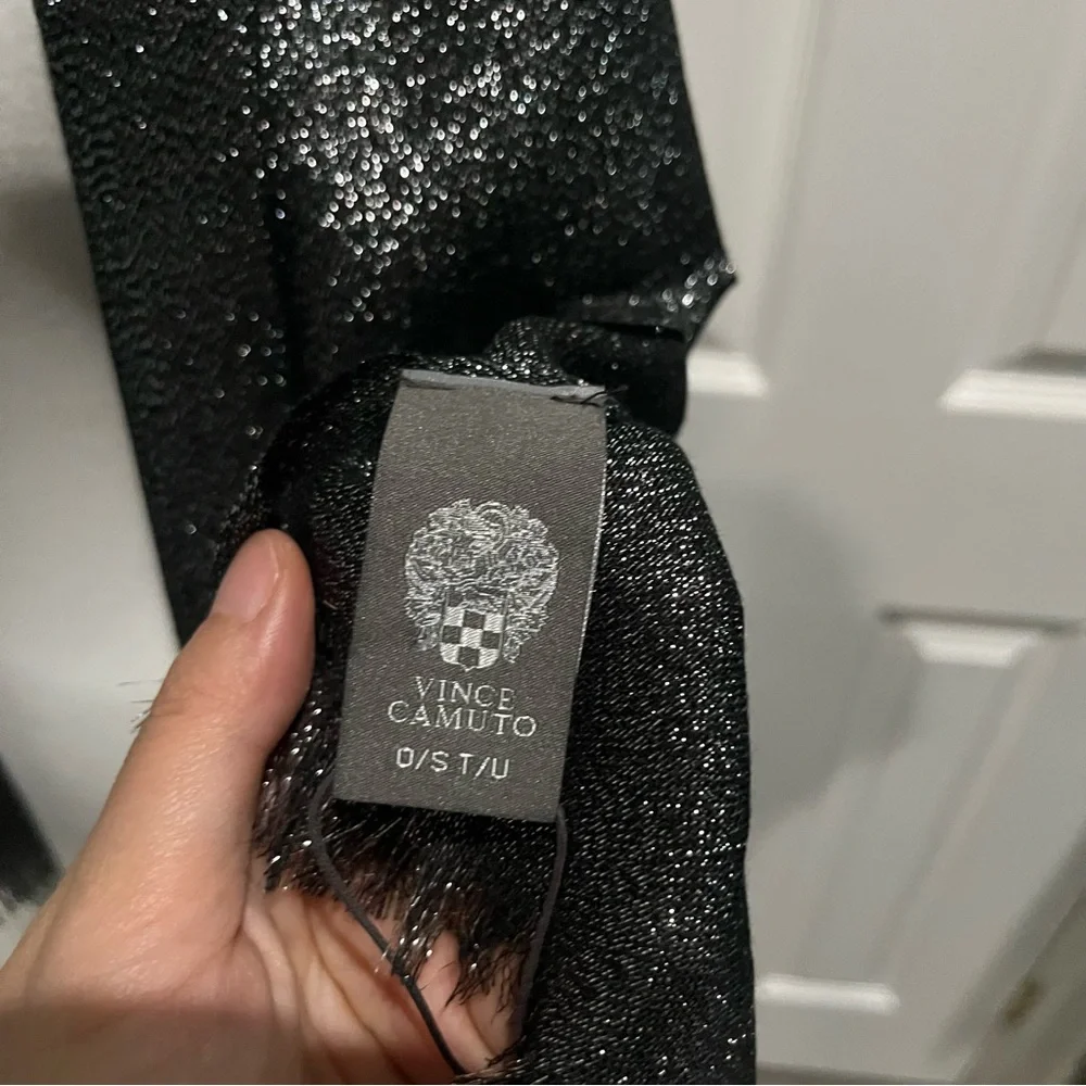 Vince Camuto Womens Black Silver Metallic Shimmer Evening Wrap Scarf Shawl NWT‎